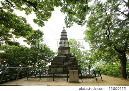 Yeongju, Shinreksa Temple (Treasure 26), Sinleuksa Temple, Bongmyusan, Yeoju City, Gyeonggi Province Yeongju, Shinreksa Temple (Treasure 26), Sinleuksa Temple, Bongmyusan, Yeoju City, Gyeonggi Province 33809655