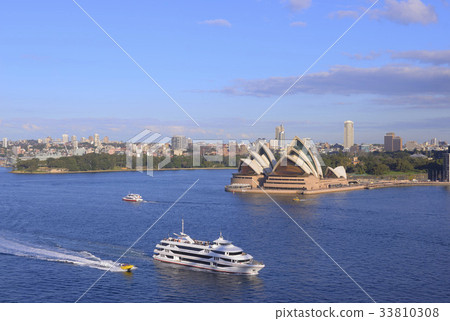 Cruise Ship, Opera House, Sydney, New South Wales, Australia 33810308
