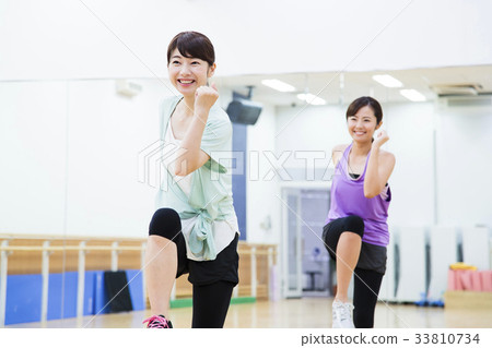 有氧運動健身健美操健身房婦女行使 33810734