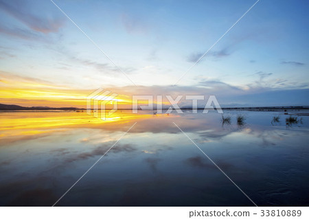 Tidal flat, Yeongjong Island, Incheon Tidal flat, Yeongjong Island, Incheon 33810889