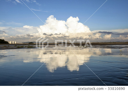 Tidal flat, Yeongjong Island, Incheon Tidal flat, Yeongjong Island, Incheon 33810890