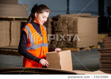 Paper mill facotry worker Paper mill facotry worker 33810966