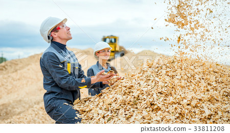 Paper mill factory workers Paper mill factory workers 33811208