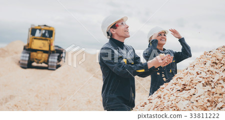 Paper mill factory workers Paper mill factory workers 33811222