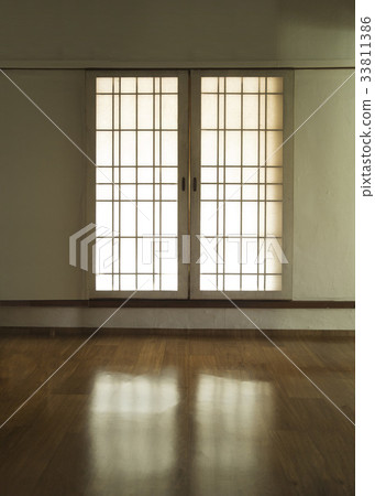 Window door 33811386