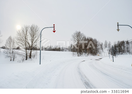 Snow road / frozen road 33811694