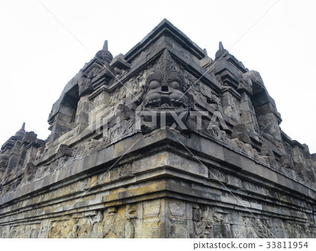 Morning view of Borobudur temple 33811954