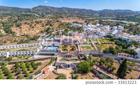 Estoi, Portugal - Setembro, 02. 2017: Estoi Palace 33813221