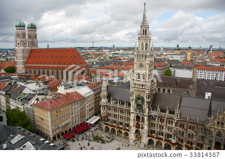 新市政廳和慕尼黑聖母教堂 新市政廳和慕尼黑聖母教堂 33814387