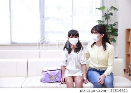 在候診室掩蓋你的母女 33814811