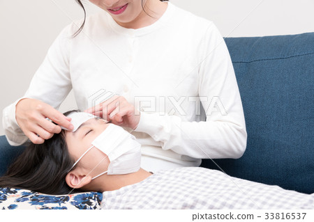 Child cold nursing 33816537