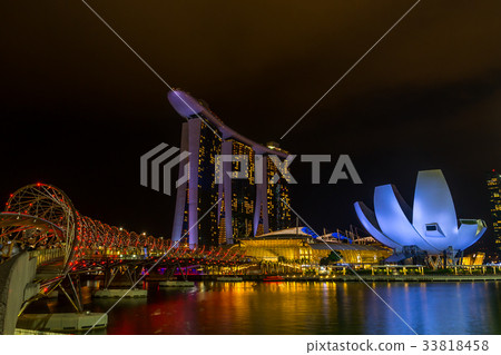 Helix Bridge and Marina Bay Sand in evening Helix Bridge and Marina Bay Sand in evening 33818458