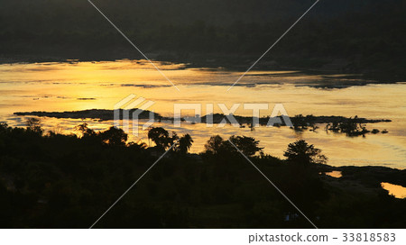 Sunrise reflect to the river Sunrise reflect to the river 33818583