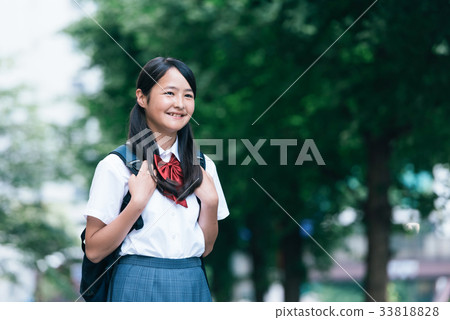 初中女生 33818828