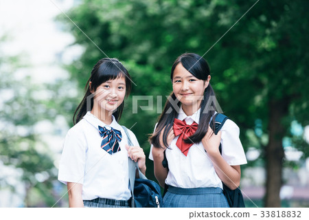 初中女生 33818832