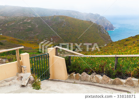 Old fence. Cabo da Roca, Portugal Old fence. Cabo da Roca, Portugal 33818871