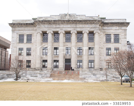 Harvard University 33819953