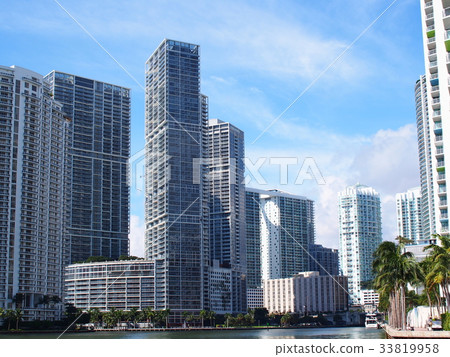 Miami's building group 33819958