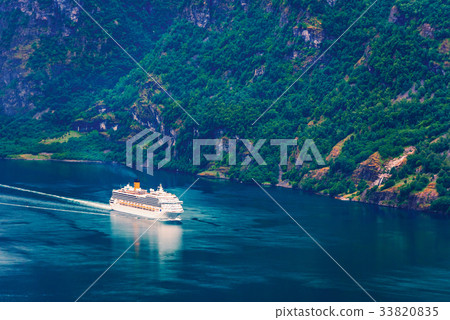 Breathtaking view of Sunnylvsfjorden fjord 33820835