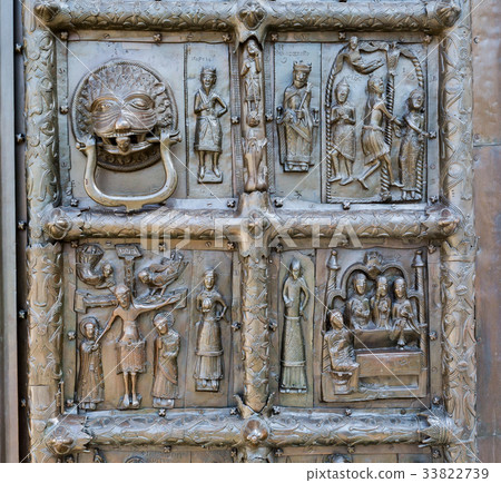 Detail of the ancient bronze Magdeburg Gates 33822739