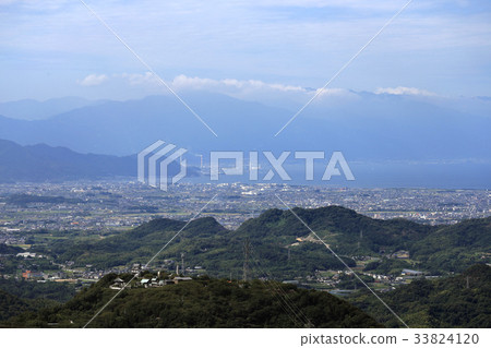 從正面看旭山，讚之（Santoyo）平原，酒井，四國中央市 33824120