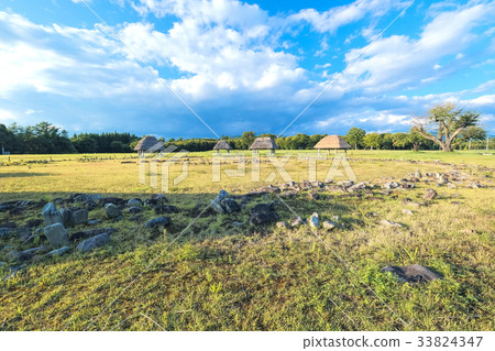 Oyu Stone Circle 2 33824347