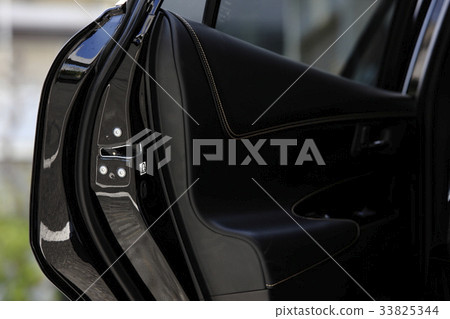 Car rear door 33825344