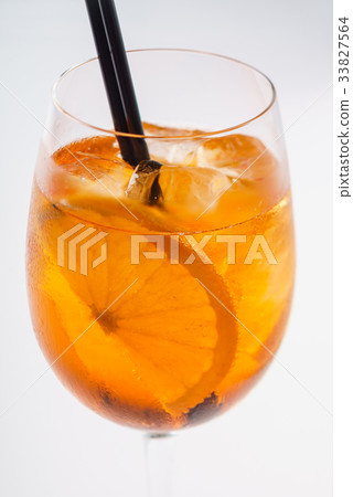 summer cocktail 33827564