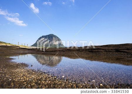 Sanbangsan, Seogwipo City, Jeju Island 33841530
