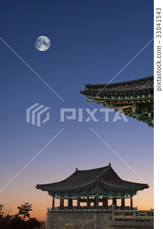慶州慶州滿月,慶州東宮和Wolji(歷史遺址18號) 慶州慶州滿月,慶州東宮和Wolji(歷史遺址18號) 33841543
