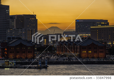 [橫濱晚景] Minato Mirai Osan Bridge回到了鯨魚 33847998