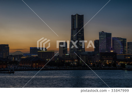 [橫濱晚景] Minato Mirai Osan Bridge回到了鯨魚 33847999