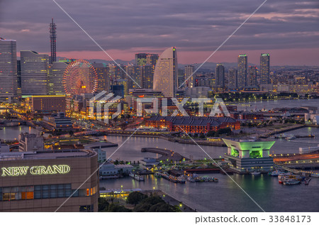 [Yokohama evening view] Yokohama Marine Tower Minato Mirai 33848173