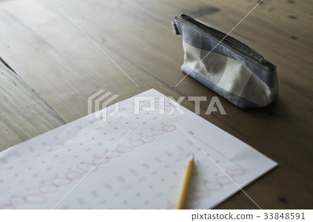 Working mother 33848591