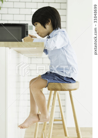 Working mother 33848699