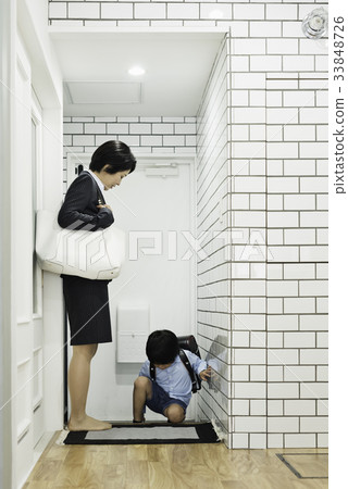 Working mother 33848726