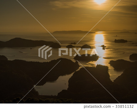 Sunset glow in Kujuku Island 33851132