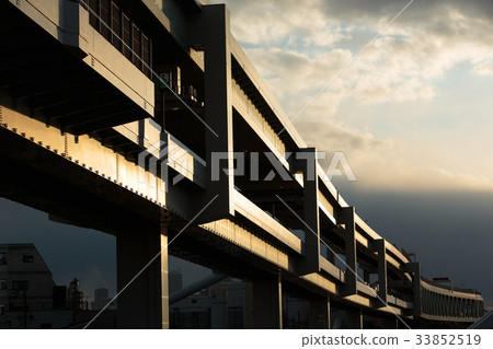 東京在晚上，東京都中央高線 33852519