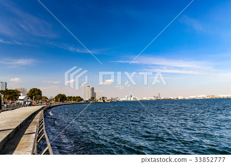 Minato Mirai, Yokohama where the blue sky spreads 33852777