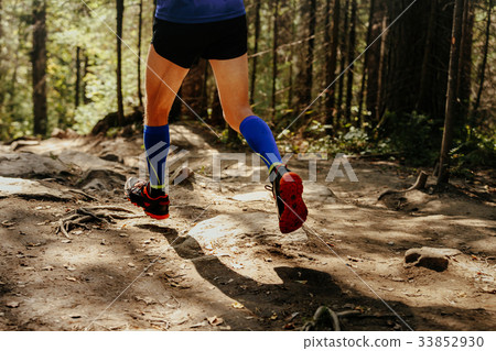 man runner dynamic running 33852930