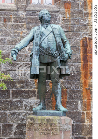 Statues at Hohenzollern Castle (Burg Hohenzollern) 33853655