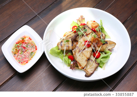 Grilled King Oyster Mushroom , Eryngii slices Grilled King Oyster Mushroom , Eryngii slices 33855887