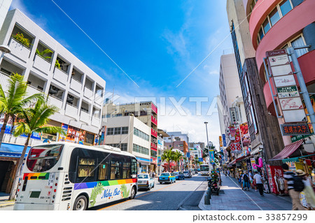 << Okinawa Prefecture >> Naha, International Street 33857299