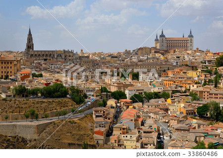Landscape overlooking the city of Toledo, Spain 33860486
