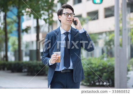 商人(智能手機,冰咖啡) 商人(智能手機,冰咖啡) 33860852