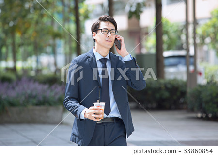 商人(智能手機,冰咖啡) 商人(智能手機,冰咖啡) 33860854