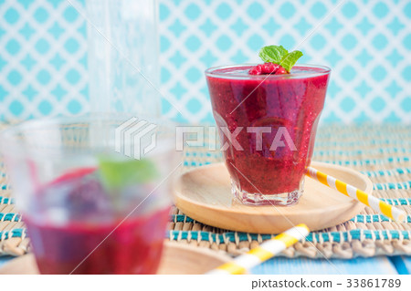 Berry Smoothie with Mint 33861789