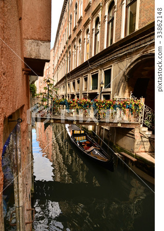 Water channel gondola 33862148