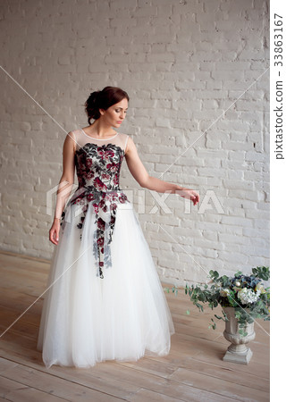 Full-length portrait of Beautiful luxurious female Full-length portrait of Beautiful luxurious female 33863167