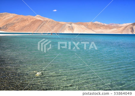 Mysterious Lake Pangon Tso Mysterious Lake Pangon Tso 33864049